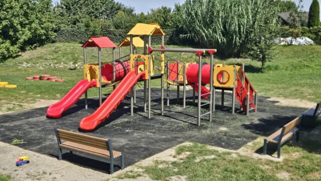 A lakszakállasi játszótér