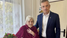Keszegh Béla polgármester és Nagy Marika néni