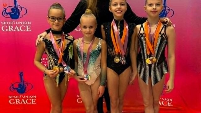 Gergely Liza Léda, Ilon Emma, Gerencséri Barbara (edző), Nehéz Maja, Fónad Nóra