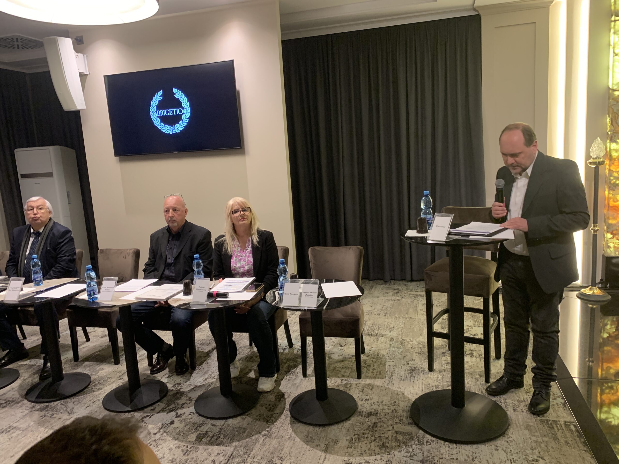 A lakossági fórum megnyitója