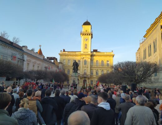 Sokan voltak a Klapka téren